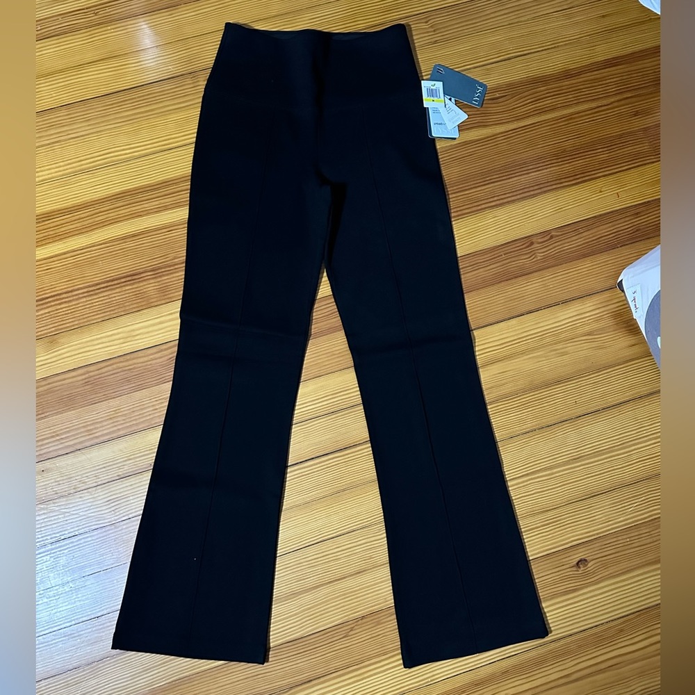 Lysse straight leg leggings.
